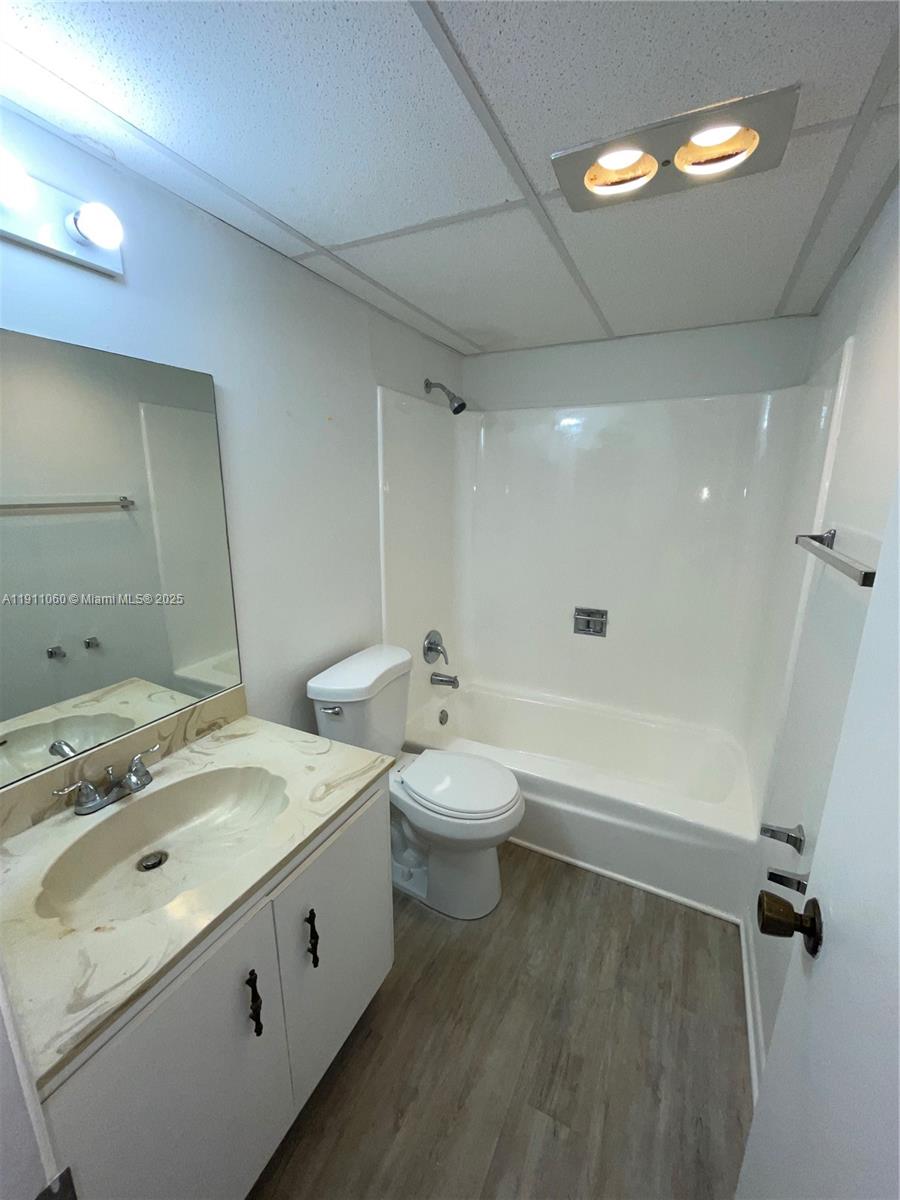 MAPLE LEAF VILLAS CONDO - Residential Lease