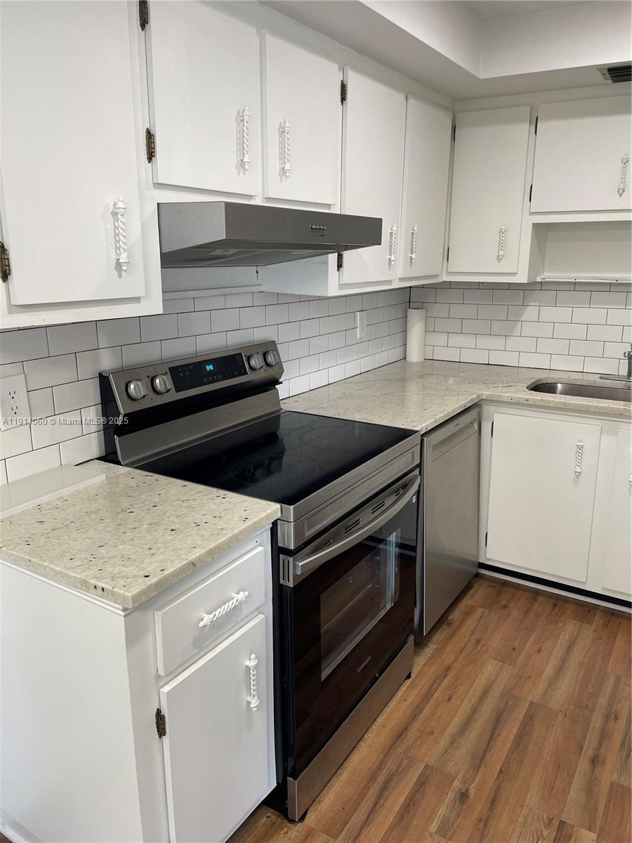 MAPLE LEAF VILLAS CONDO - Residential Lease