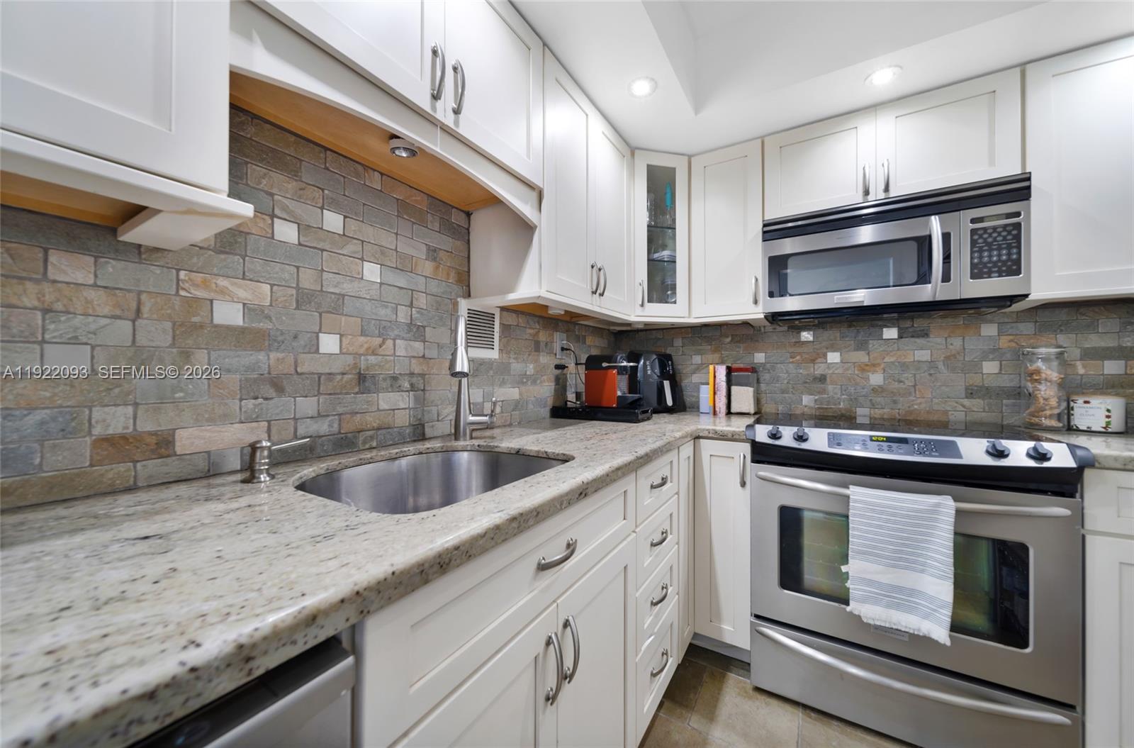 MIRADOR 1200 CONDO - Residential