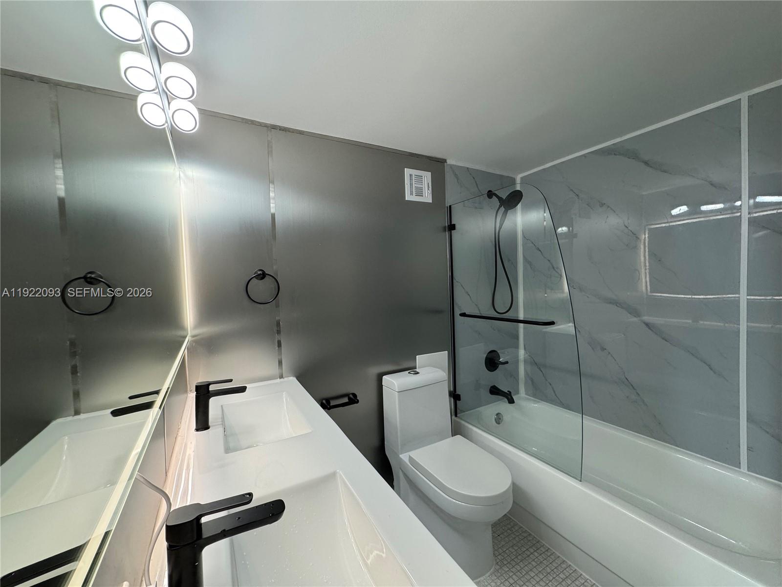 MIRADOR 1200 CONDO - Residential