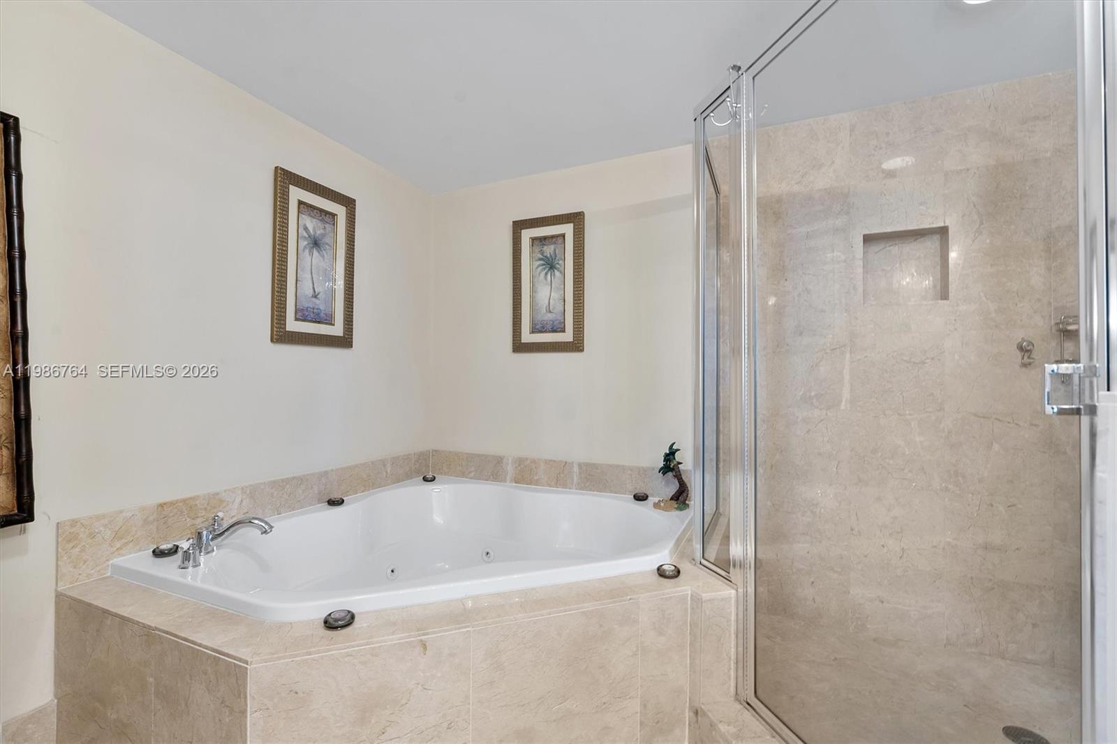 VUE CONDO - Residential