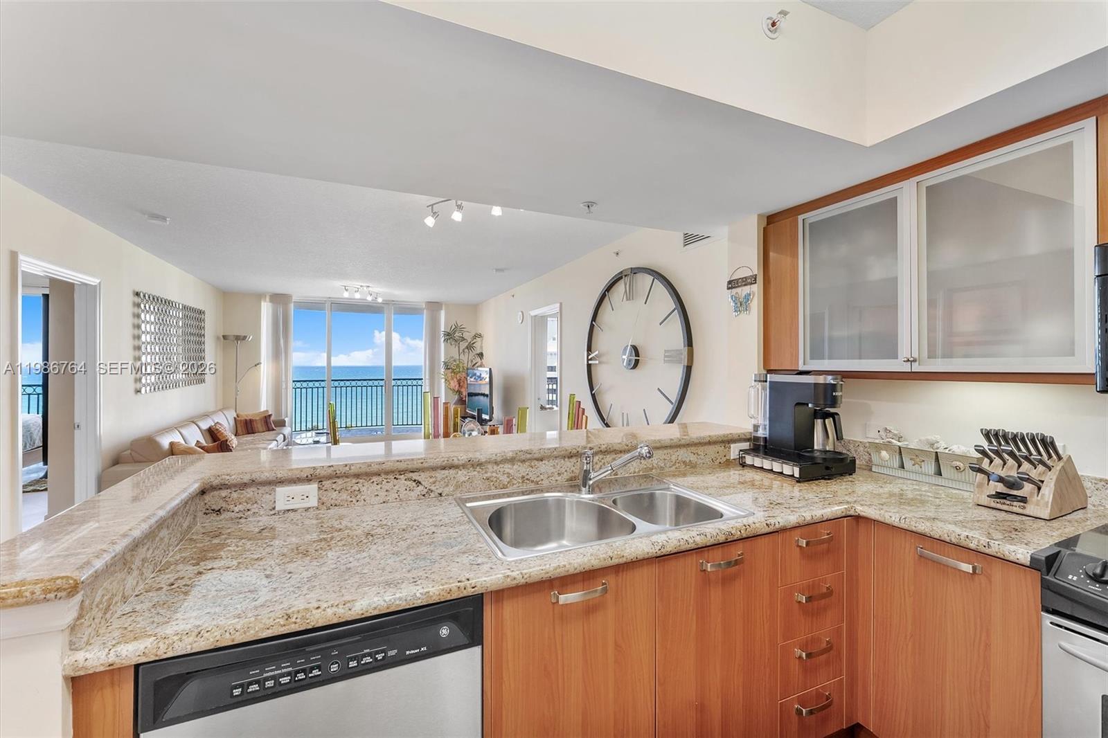 VUE CONDO - Residential