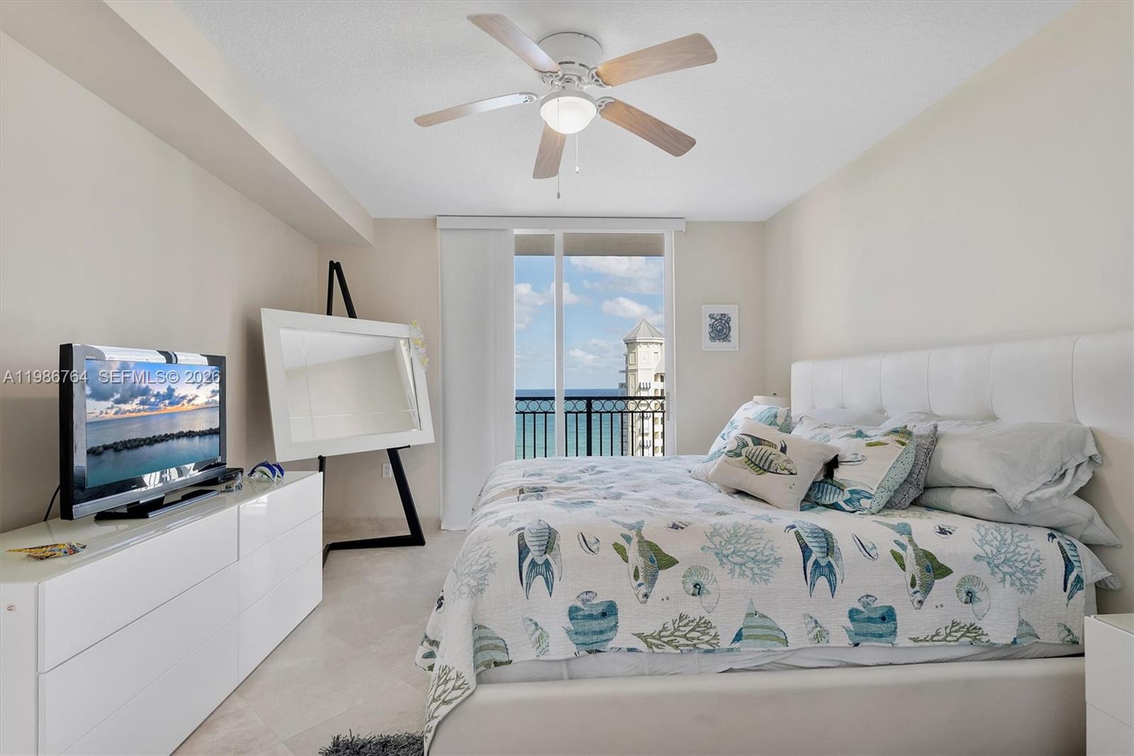 VUE CONDO - Residential