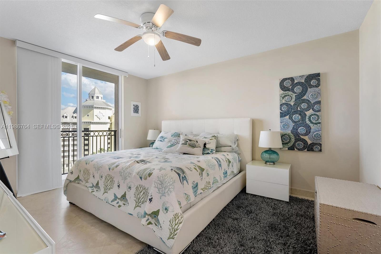 VUE CONDO - Residential