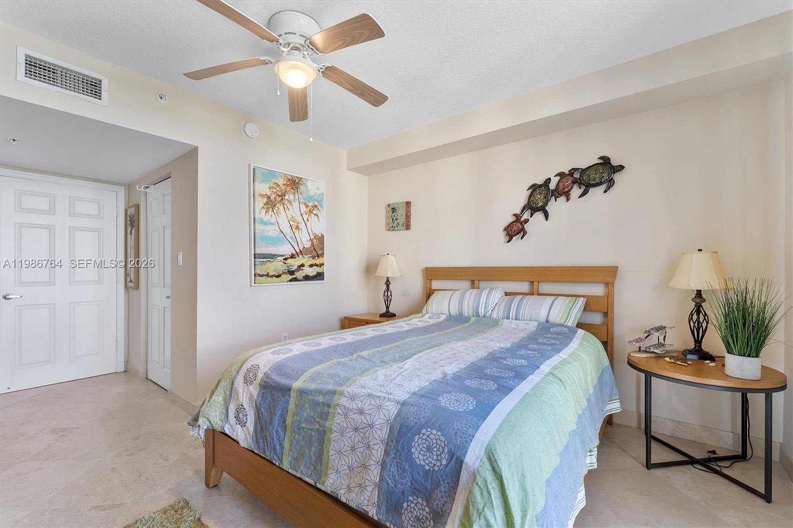 VUE CONDO - Residential