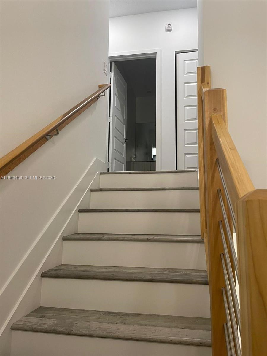 GRAND BAY SOUTH TOWNHOMES - Residential Lease