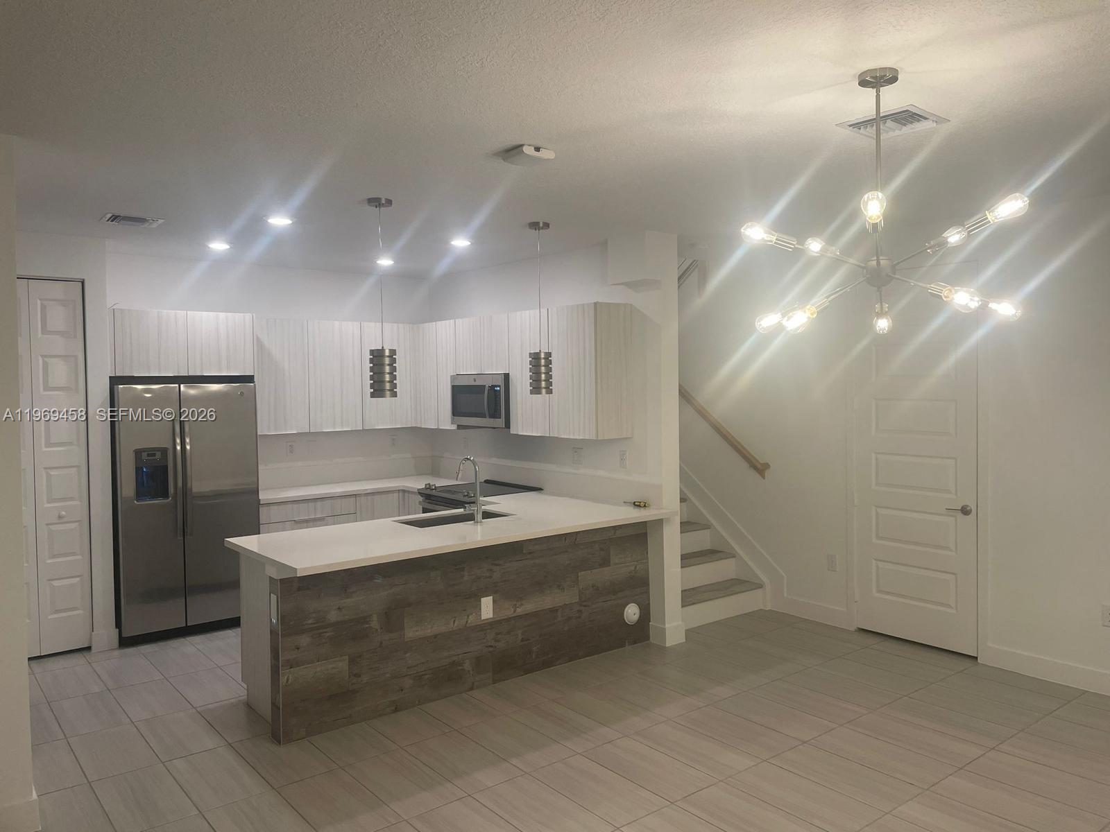 GRAND BAY SOUTH TOWNHOMES - Residential Lease