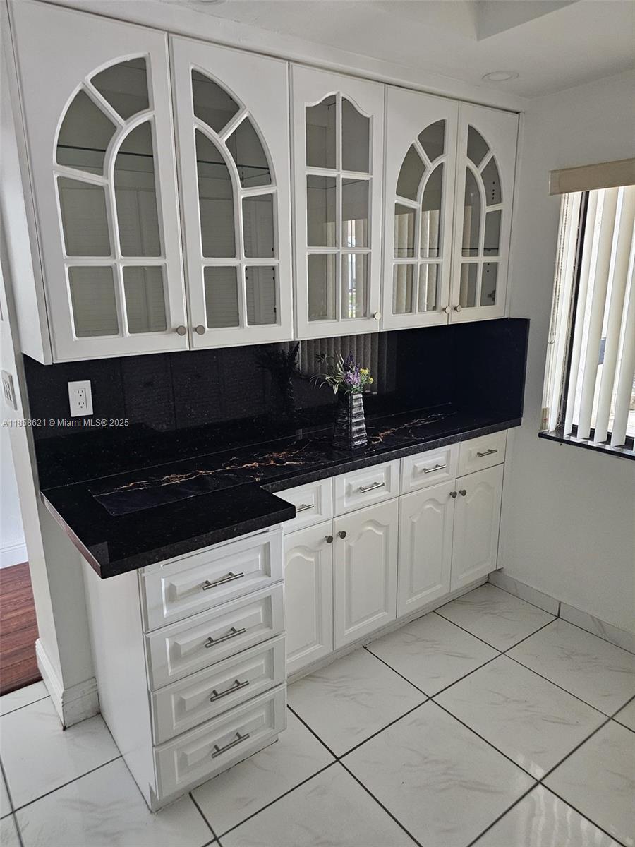 VILLAS AT BONAVENTURE IN - Residential