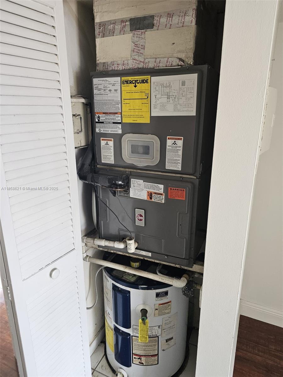 VILLAS AT BONAVENTURE IN - Residential