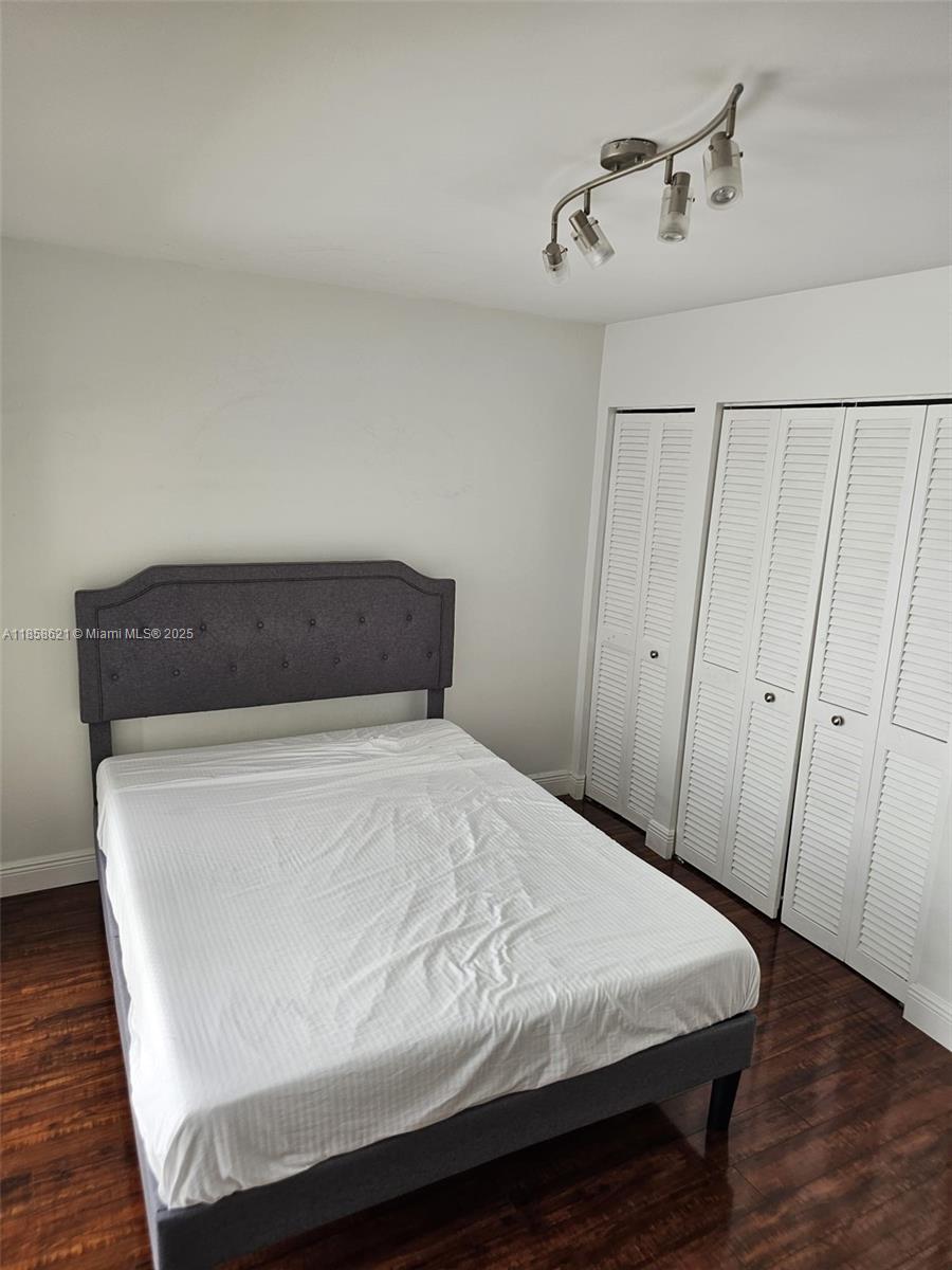 VILLAS AT BONAVENTURE IN - Residential