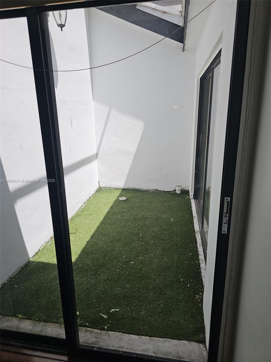 VILLAS AT BONAVENTURE IN - Residential