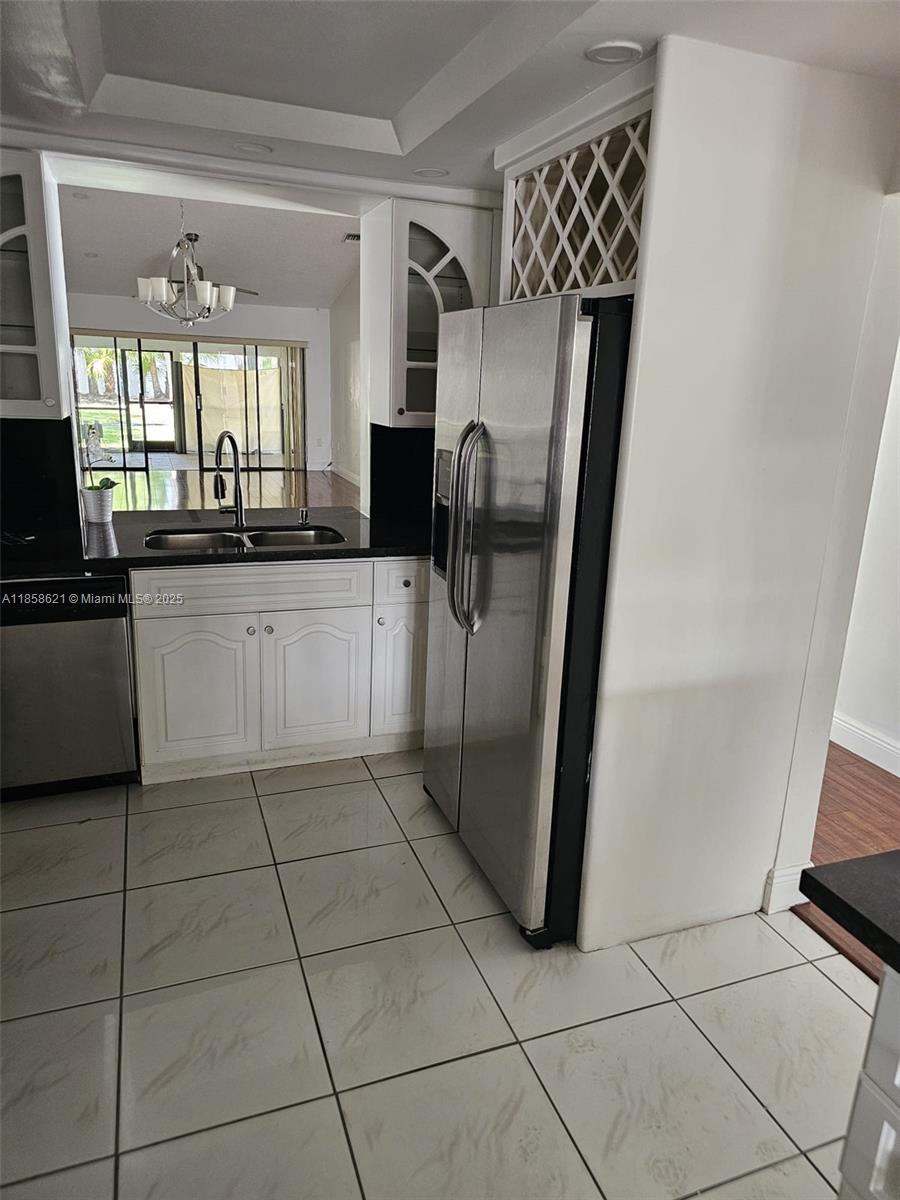 VILLAS AT BONAVENTURE IN - Residential