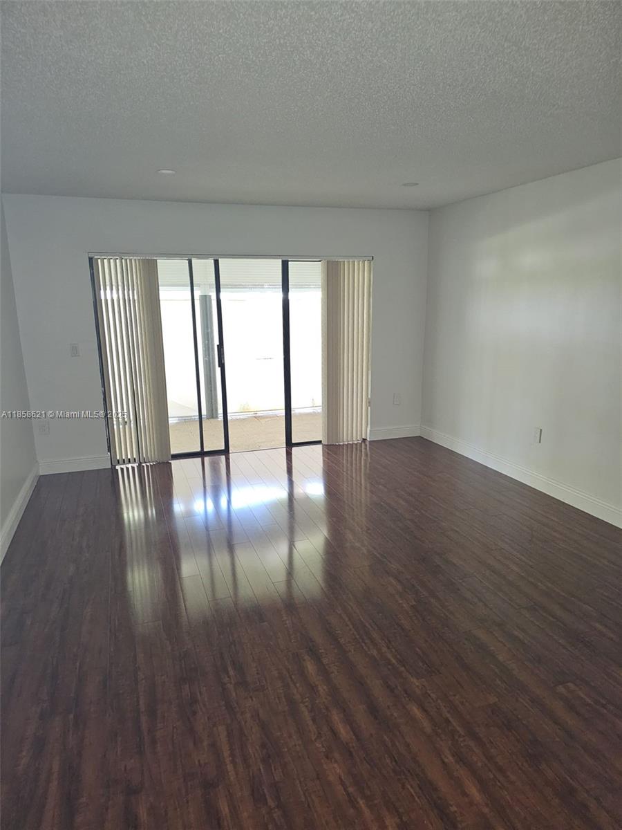 VILLAS AT BONAVENTURE IN - Residential