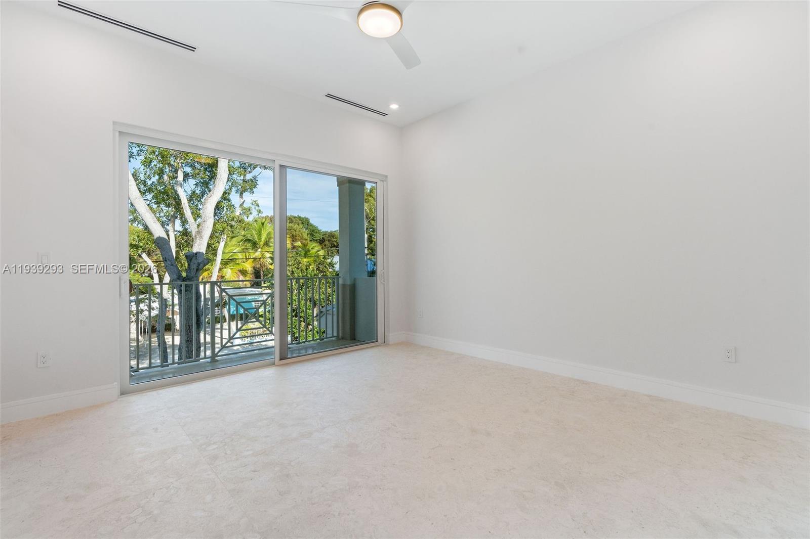 PLANTATION BEACH - Residential