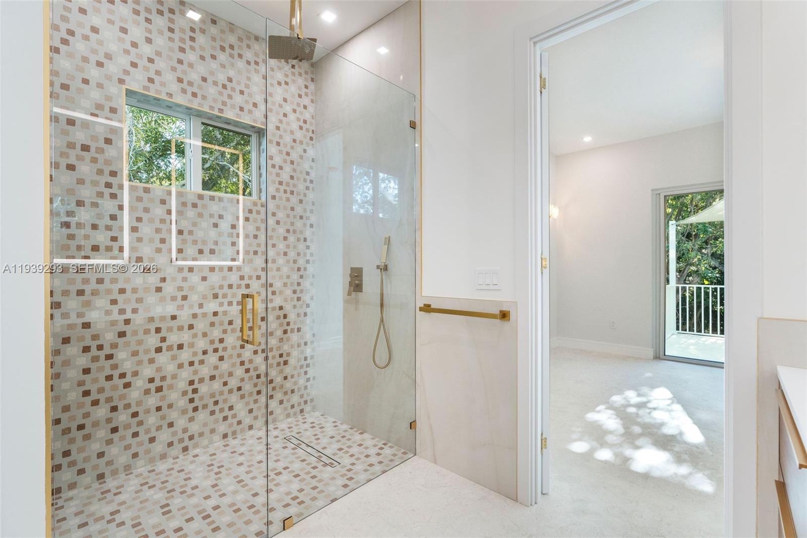 PLANTATION BEACH - Residential