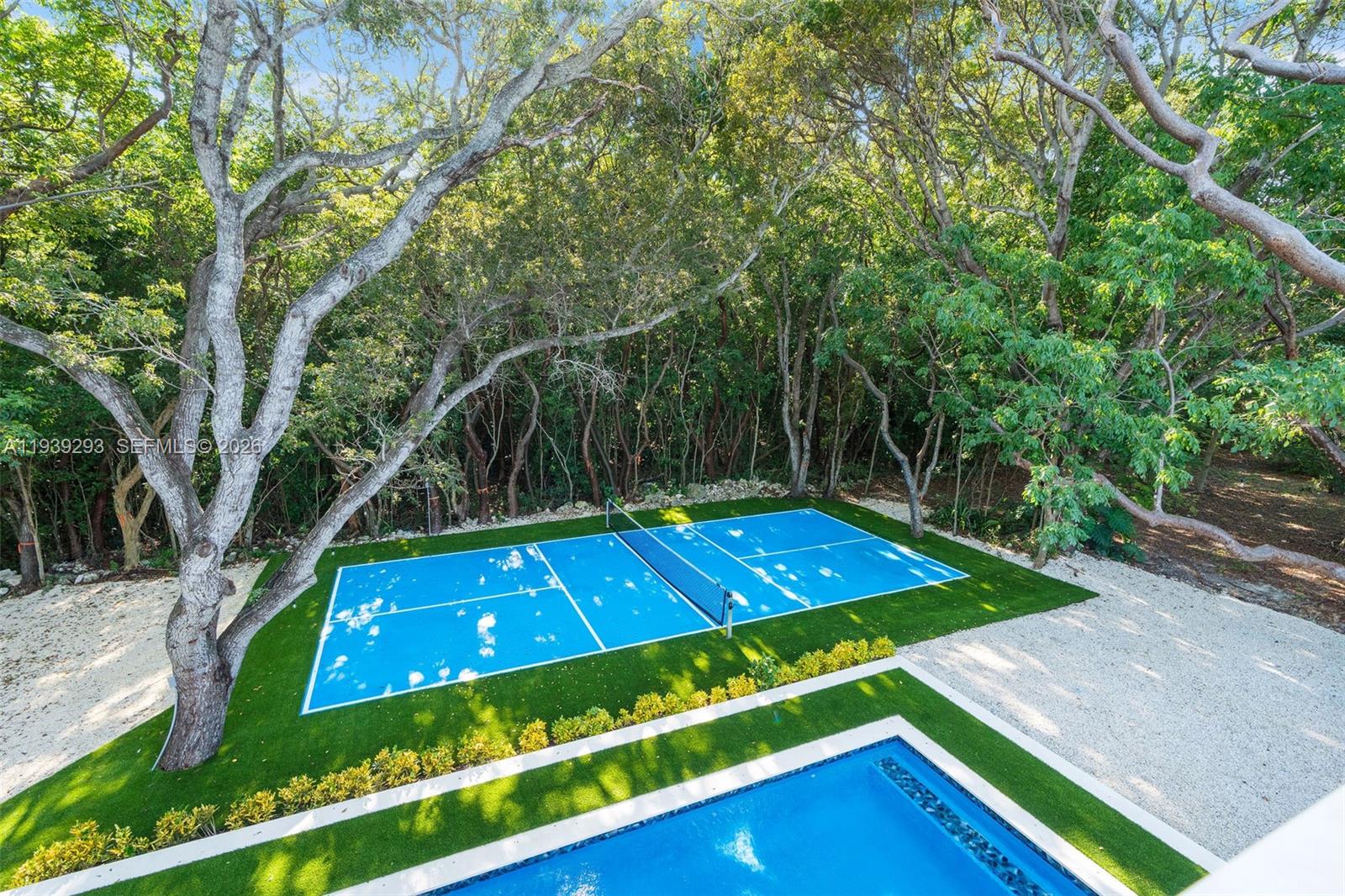 PLANTATION BEACH - Residential