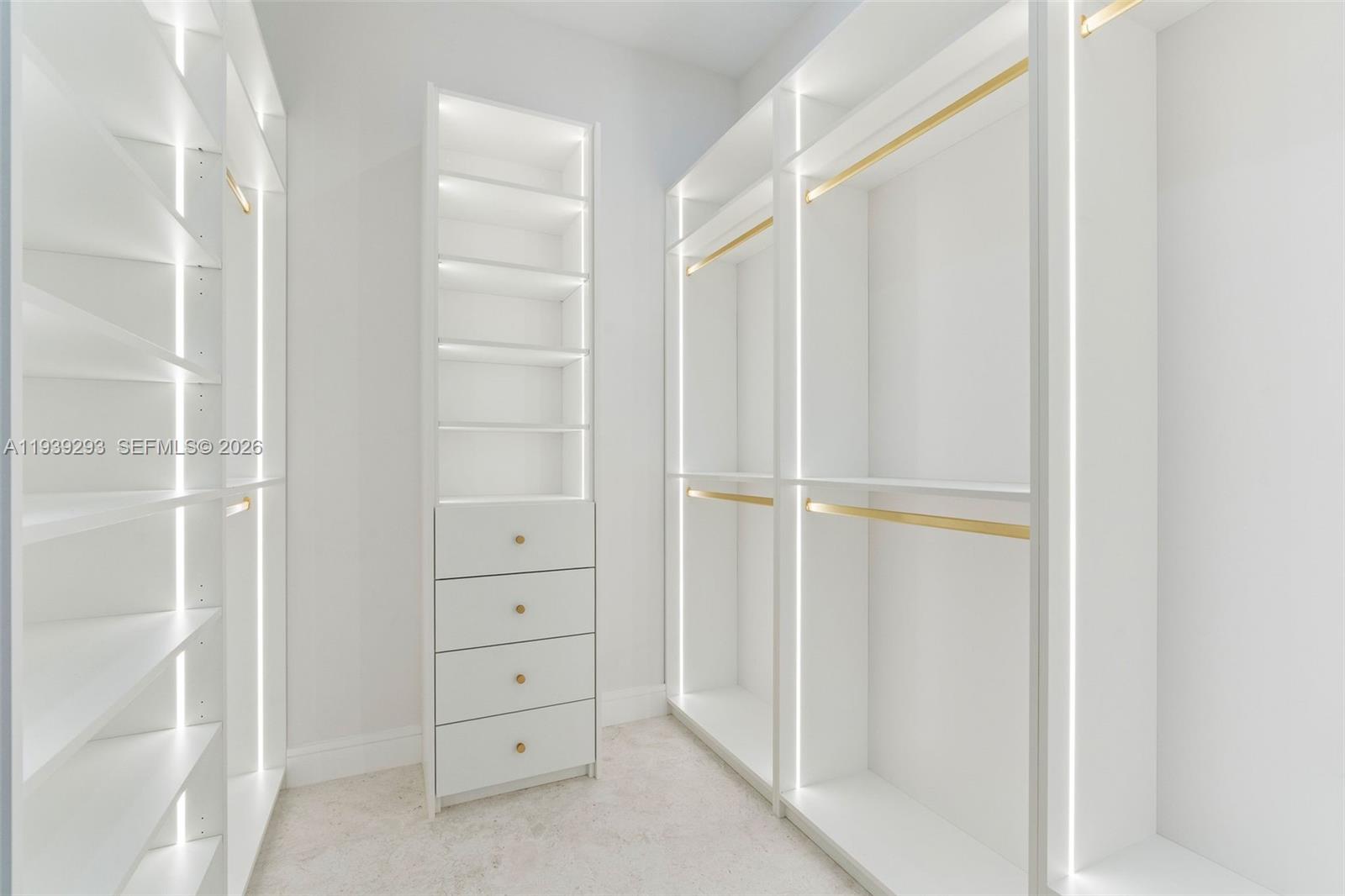 PLANTATION BEACH - Residential