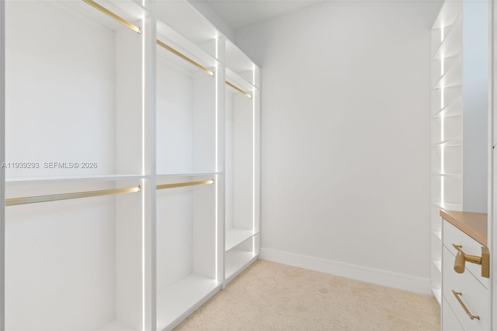 PLANTATION BEACH - Residential