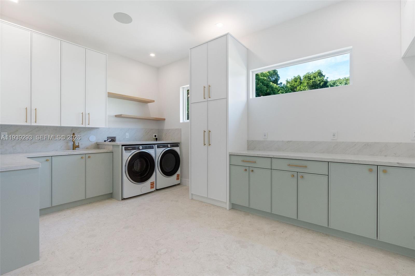 PLANTATION BEACH - Residential