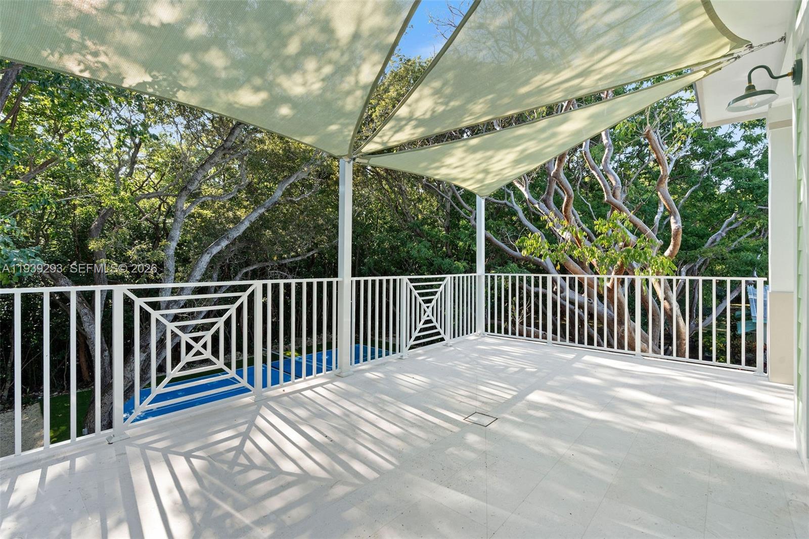 PLANTATION BEACH - Residential