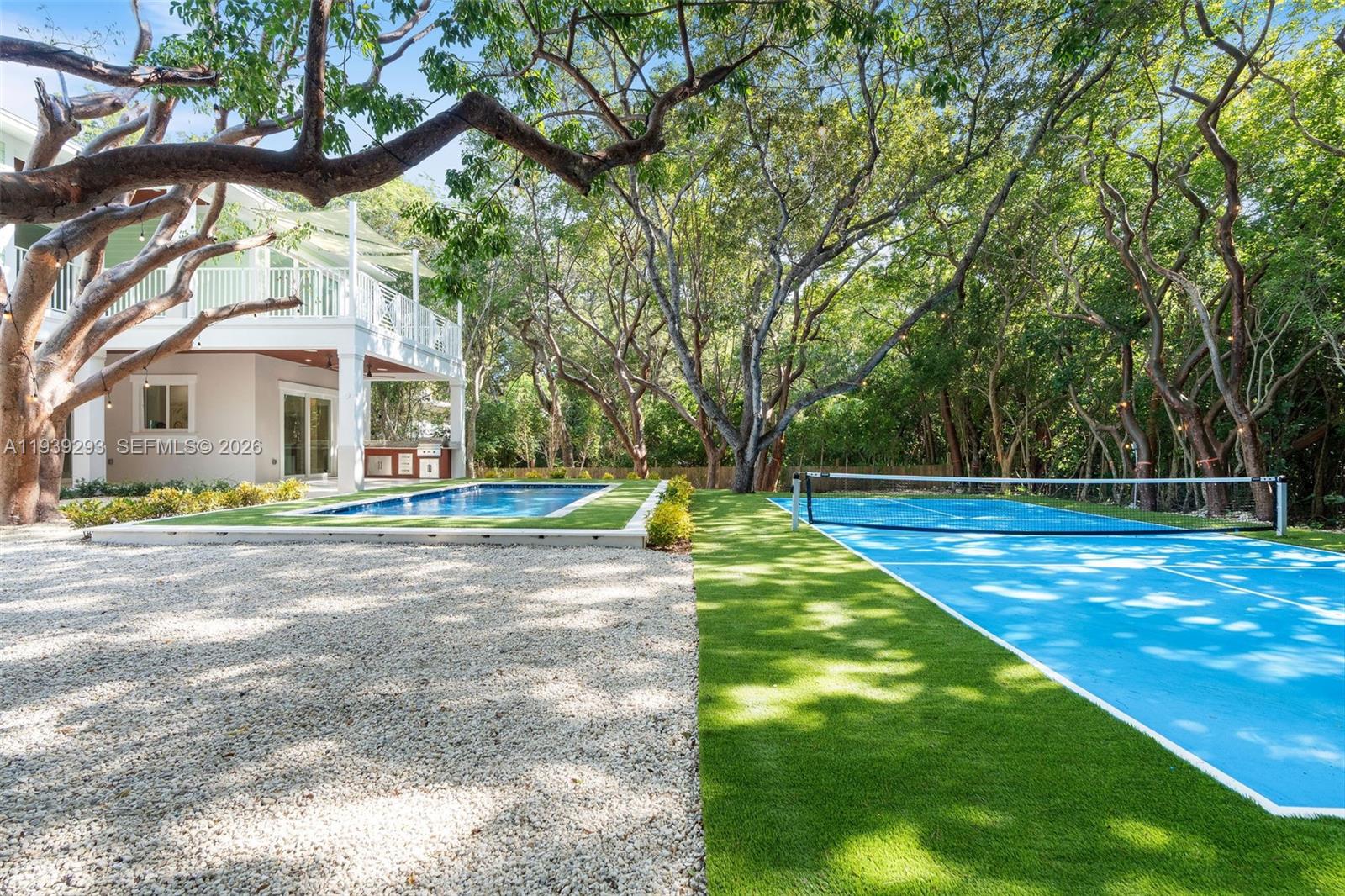 PLANTATION BEACH - Residential