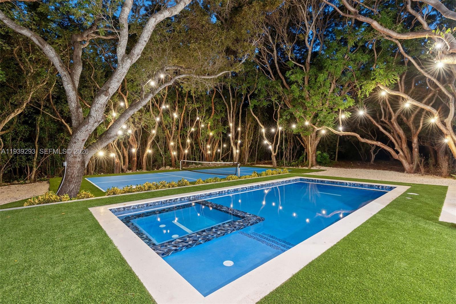 PLANTATION BEACH - Residential