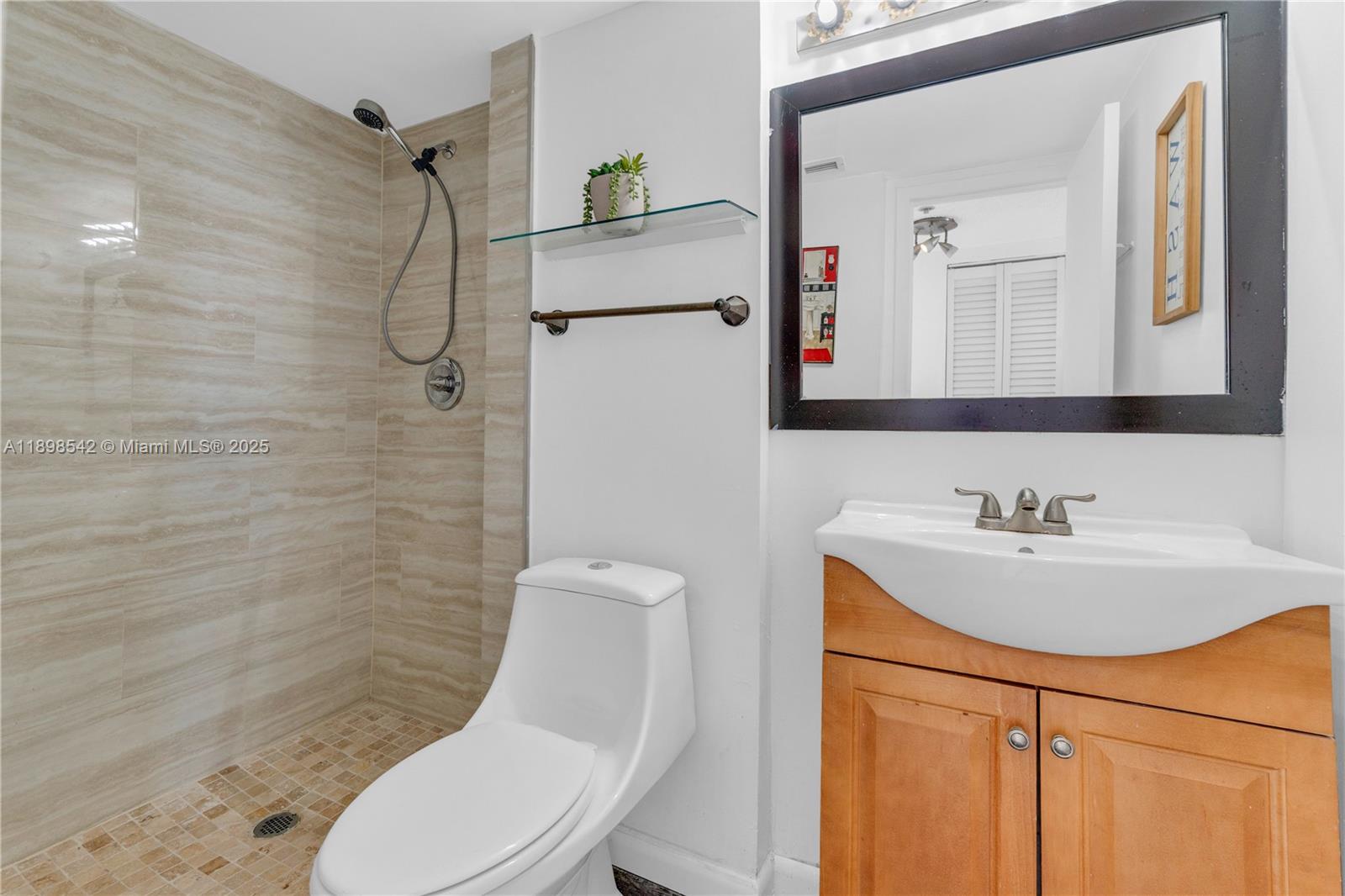 CLEARVIEW TOWERS CONDO - Residential