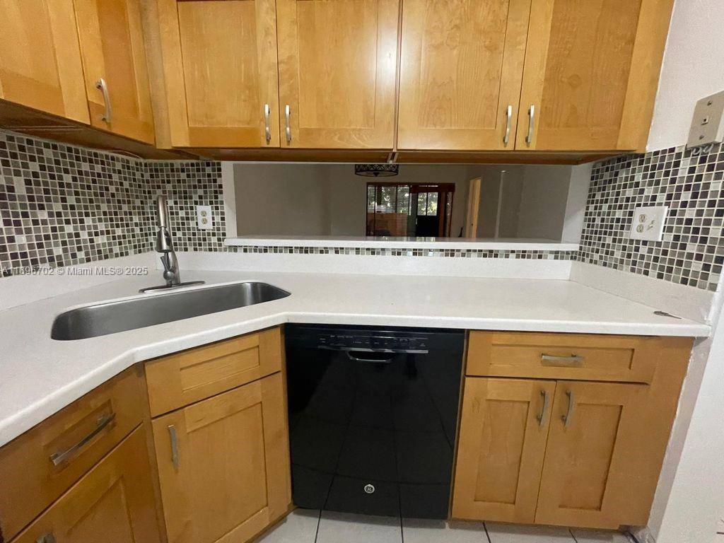 MIRAMAR CLUB CONDOMINIUM - Residential Lease