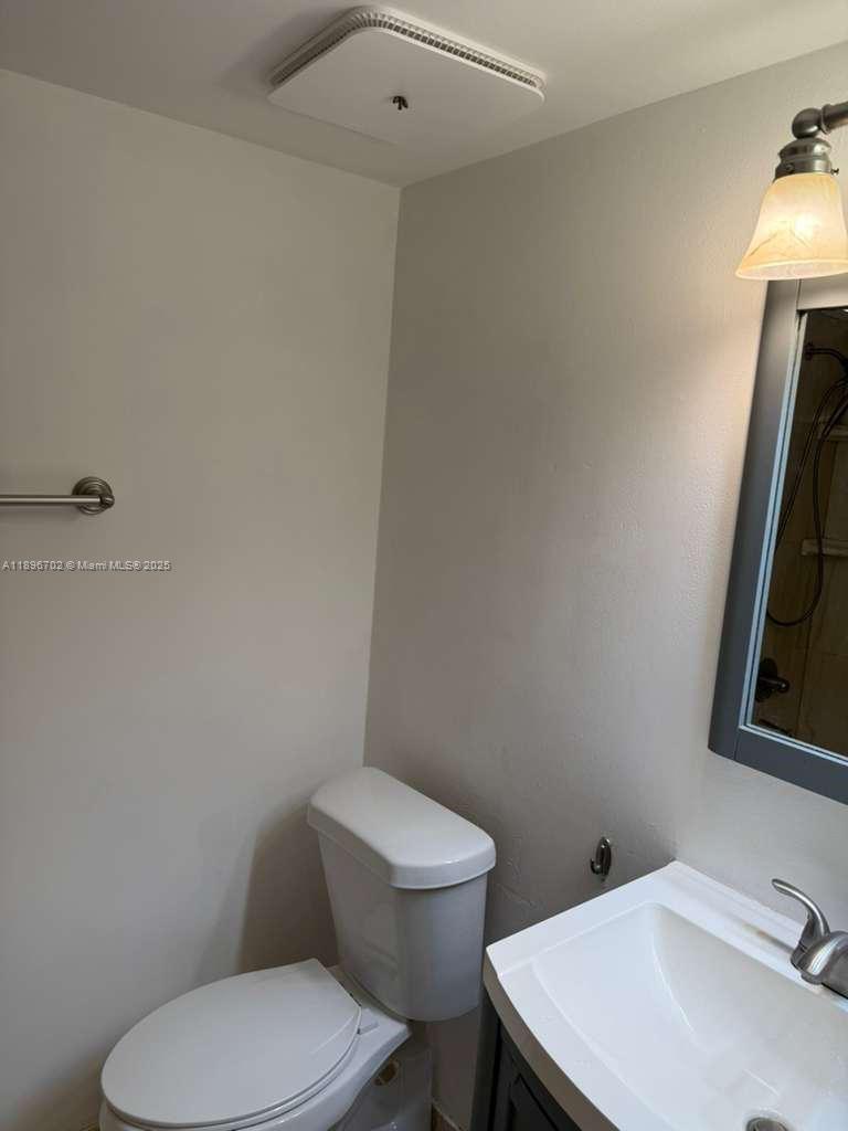 MIRAMAR CLUB CONDOMINIUM - Residential Lease