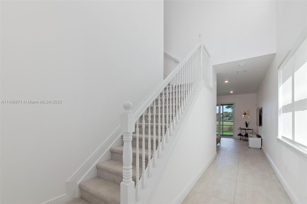 Photo of 4623 Greenway Dr, Hollywood, FL 33021 (MLS # A11438871)