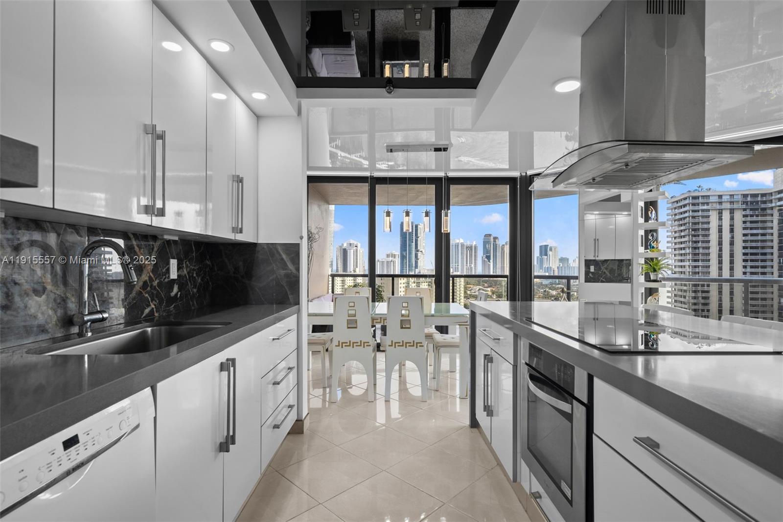 TURNBERRY ISLE SOUTH COND - Residential
