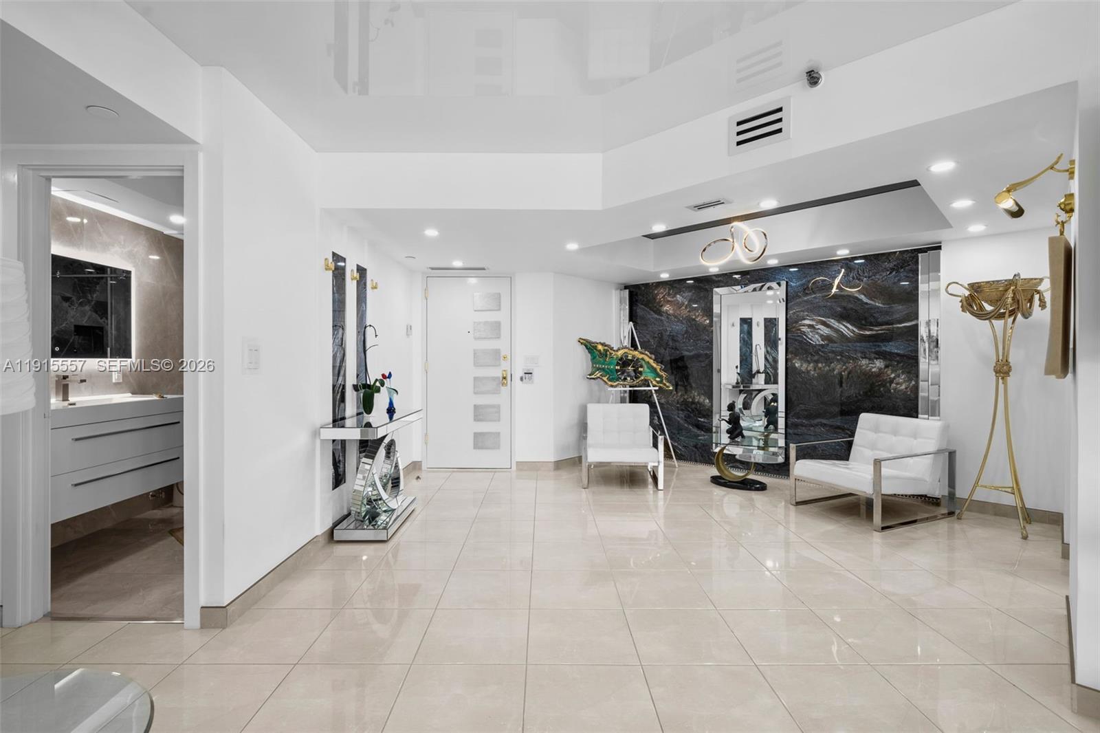 TURNBERRY ISLE SOUTH COND - Residential