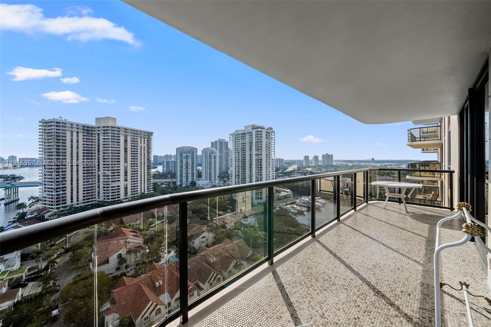 TURNBERRY ISLE SOUTH COND - Residential