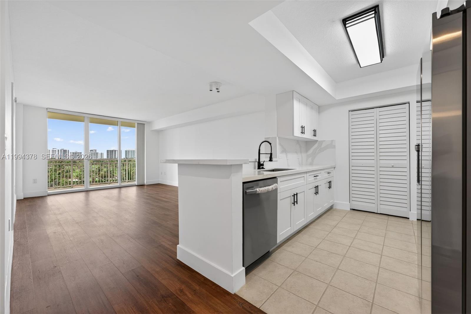 TURNBERRY ON THE GREEN CO - Residential