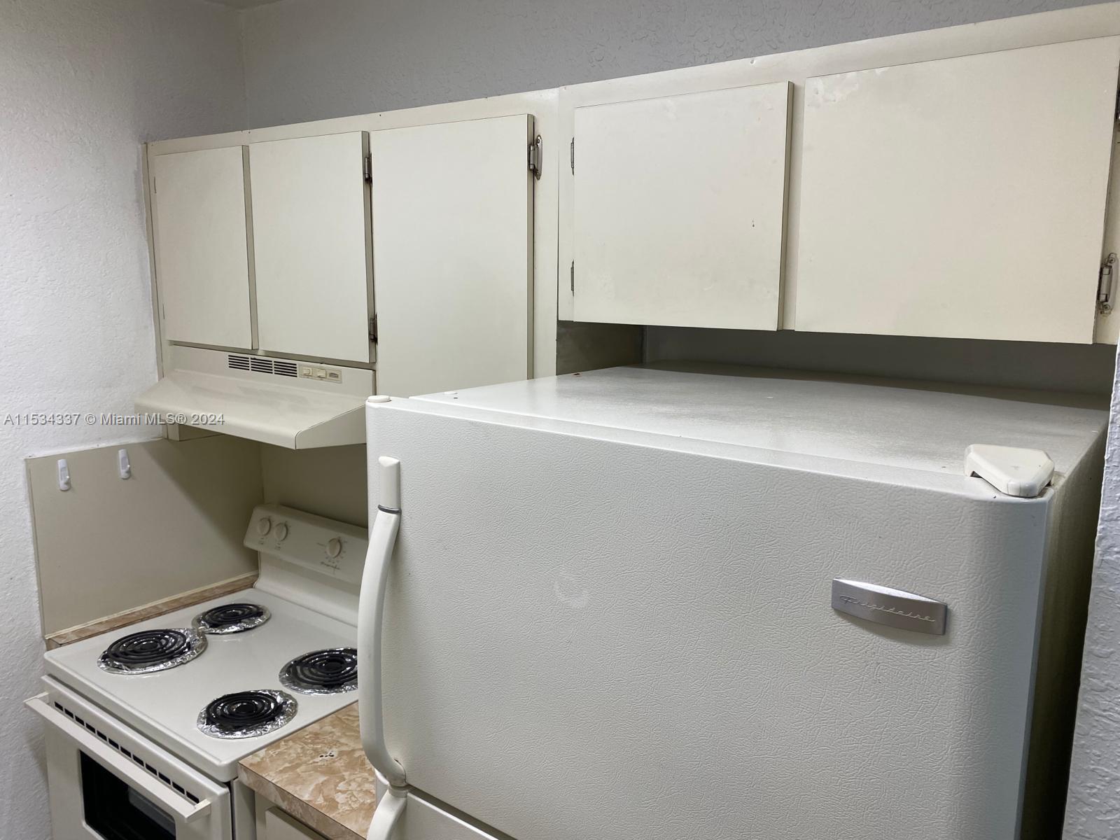 EL LAGO CONDO - Residential Lease