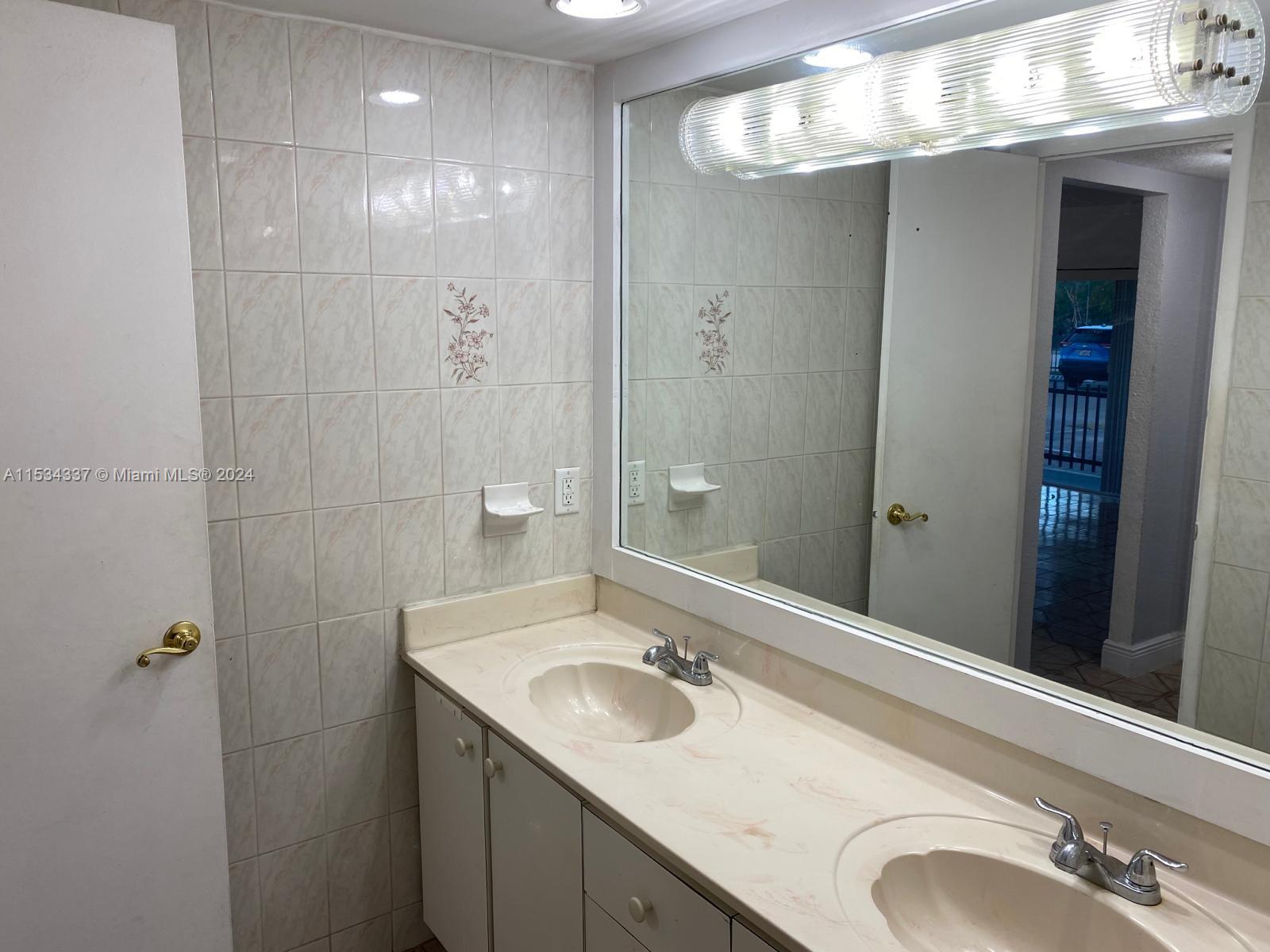 EL LAGO CONDO - Residential Lease