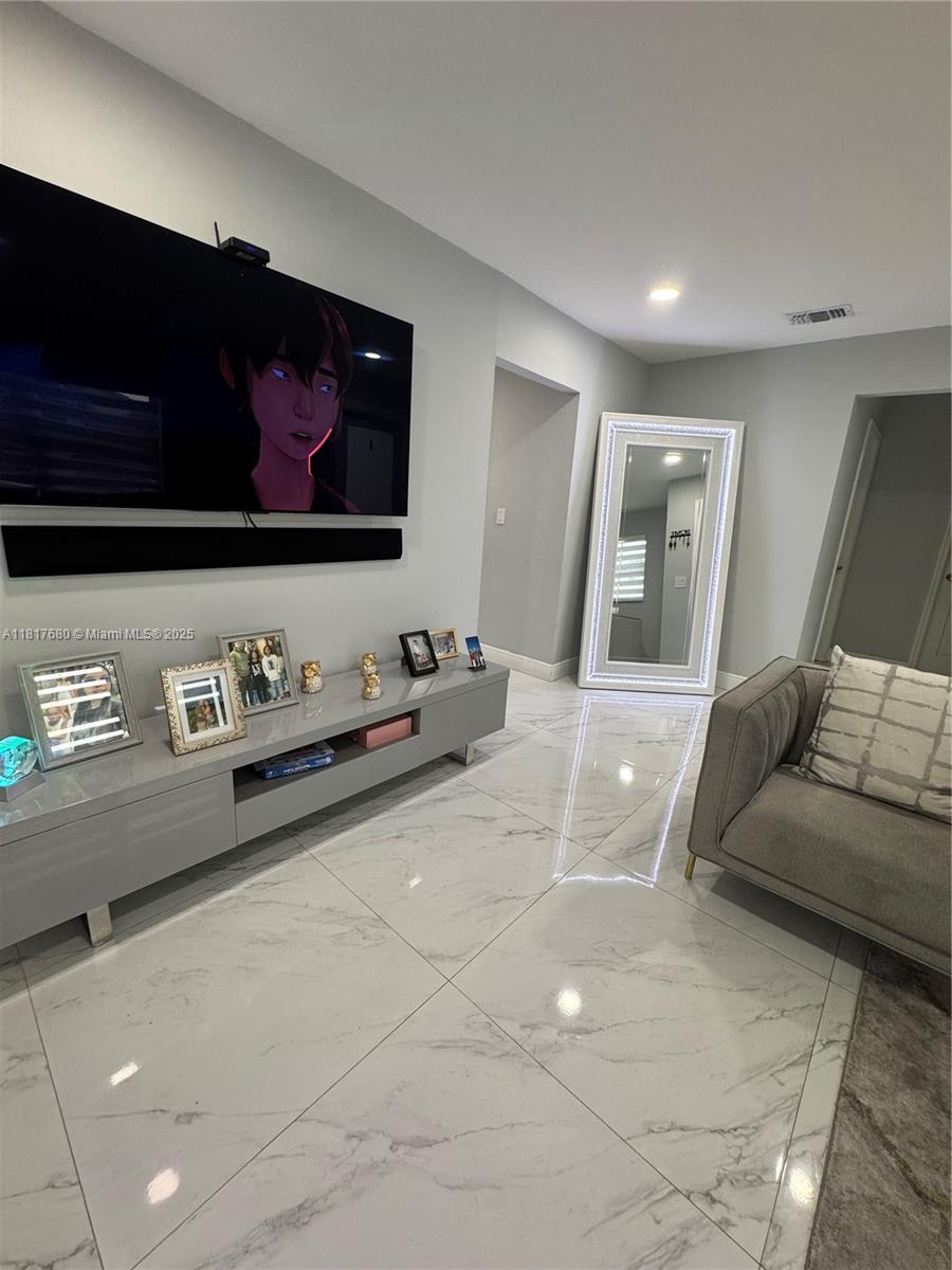 UNIVERSITY COURTS SUB - Residential