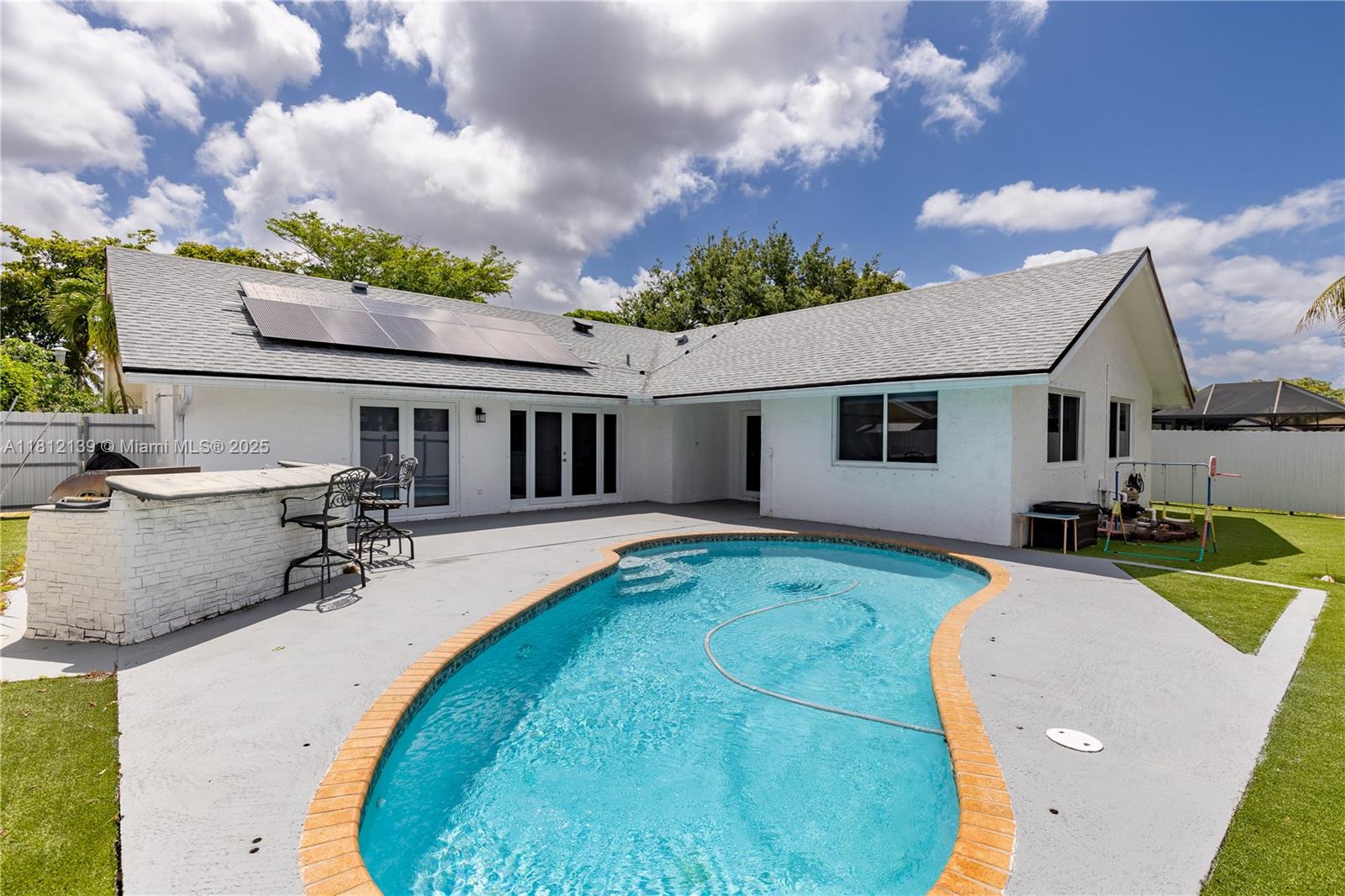 Rental Property at 2400 Nw 103rd Ave, Pembroke Pines, Miami-Dade County, Florida - Bedrooms: 3 
Bathrooms: 2  - $4,100 MO.