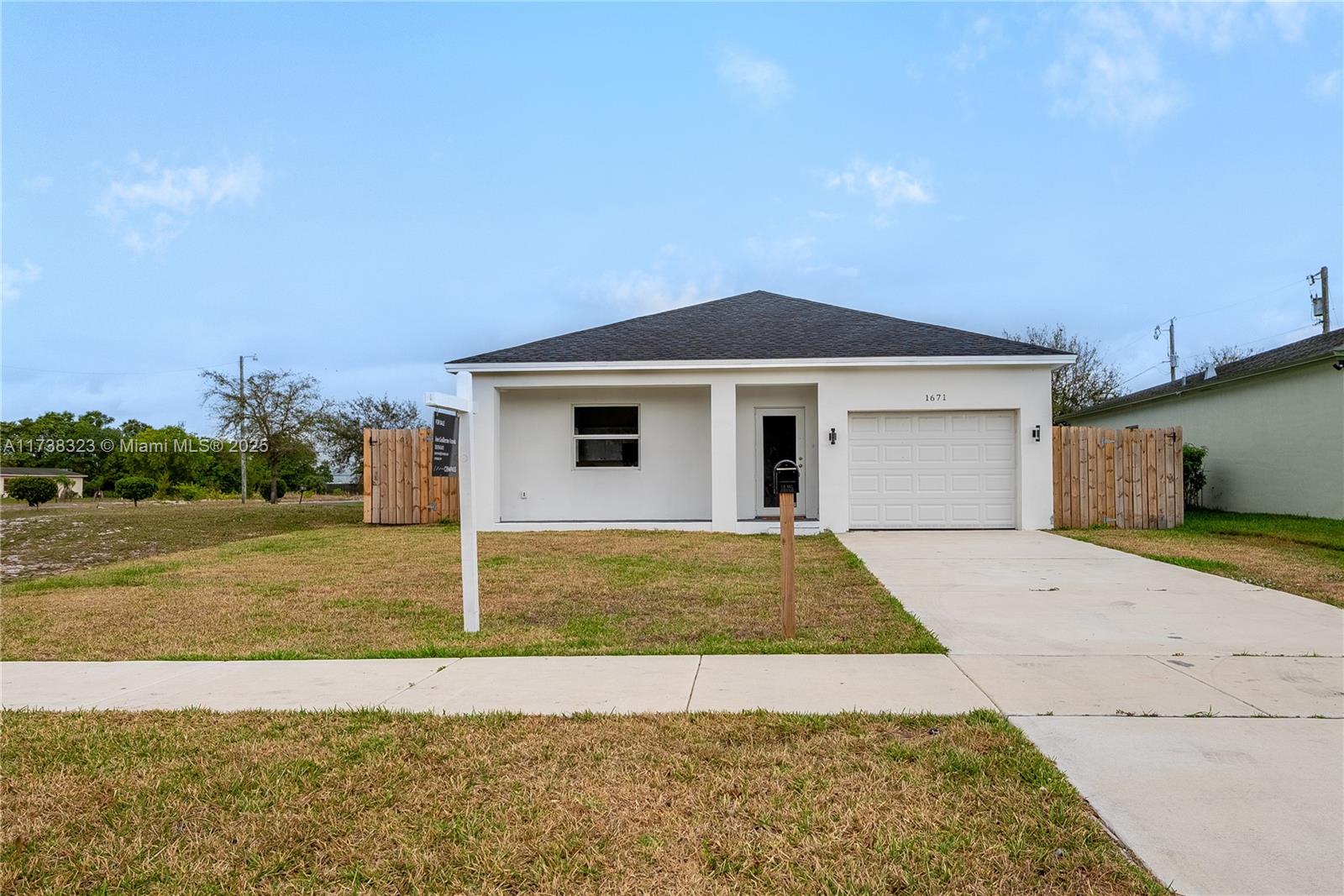 N Broward Dixie Hwy - Residential