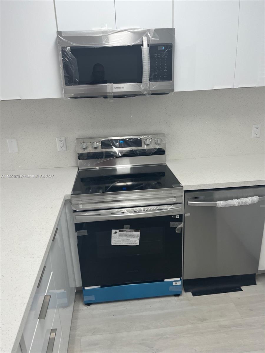 WEST BISCAYNE - Residential Lease