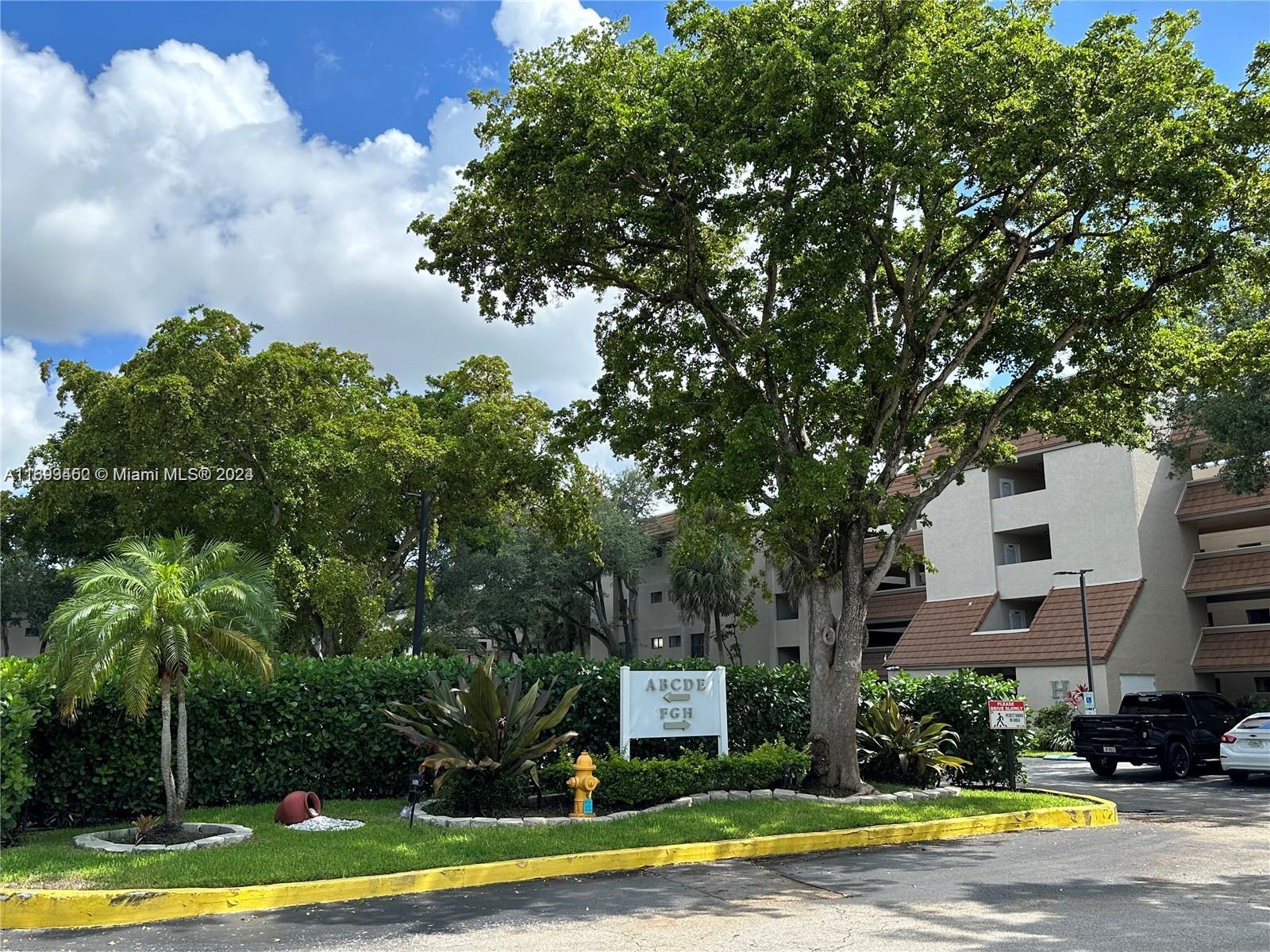 SUMMERTREE VILG CALIF CL - Residential