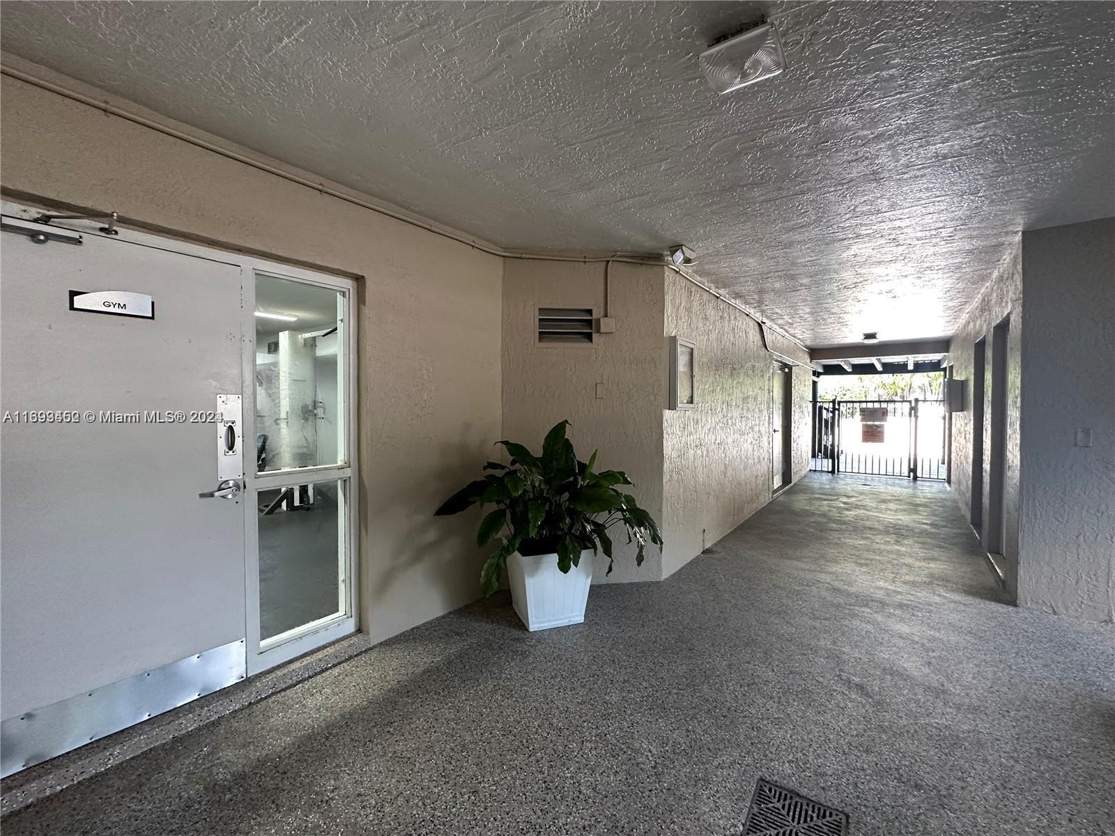 SUMMERTREE VILG CALIF CL - Residential