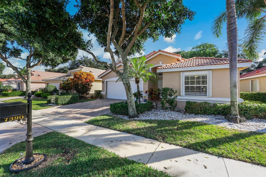 Photo of 7390 Lugano Dr, Boynton Beach, FL 33437 (MLS # A11914370)
