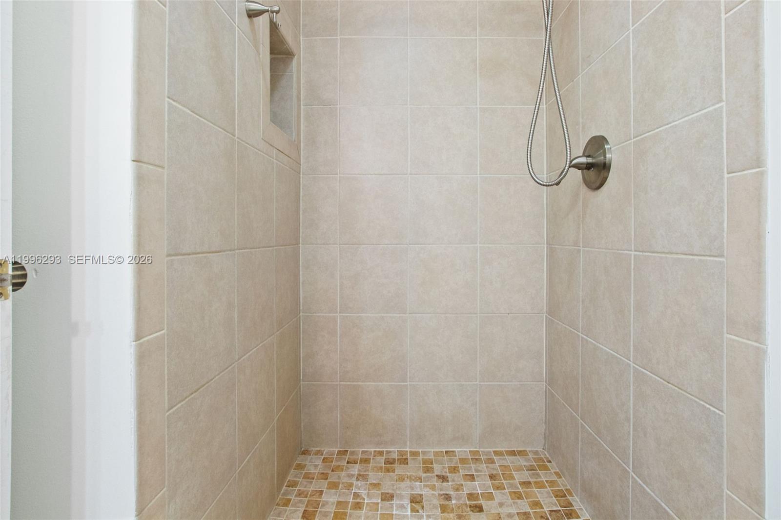 WESTVIEW CONDOMINIUM NO T - Residential Lease