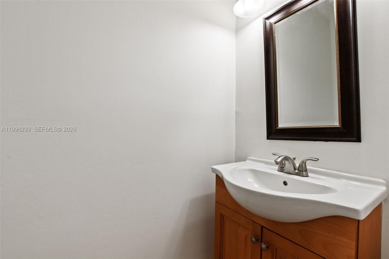 WESTVIEW CONDOMINIUM NO T - Residential Lease