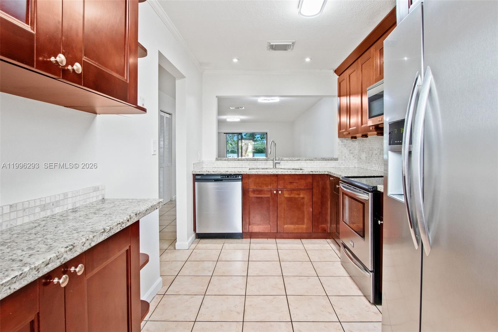 WESTVIEW CONDOMINIUM NO T - Residential Lease