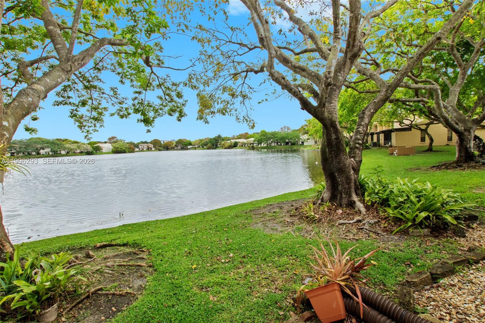 WESTVIEW CONDOMINIUM NO T - Residential Lease