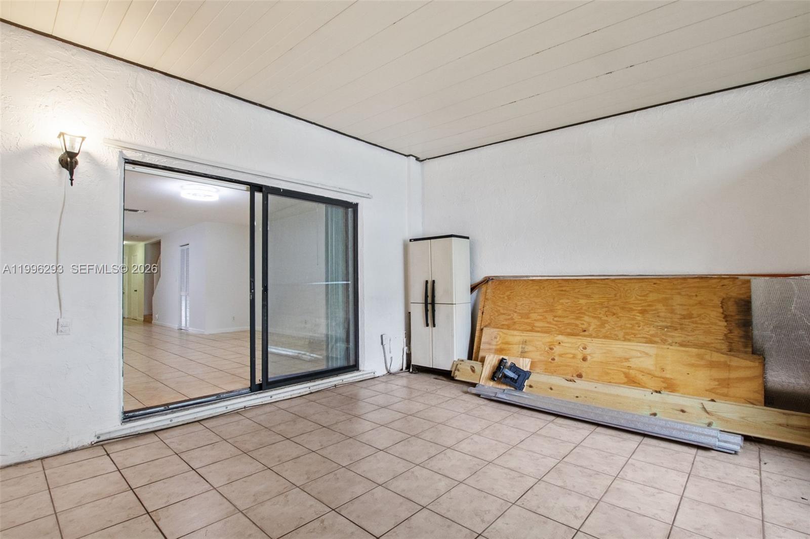 WESTVIEW CONDOMINIUM NO T - Residential Lease