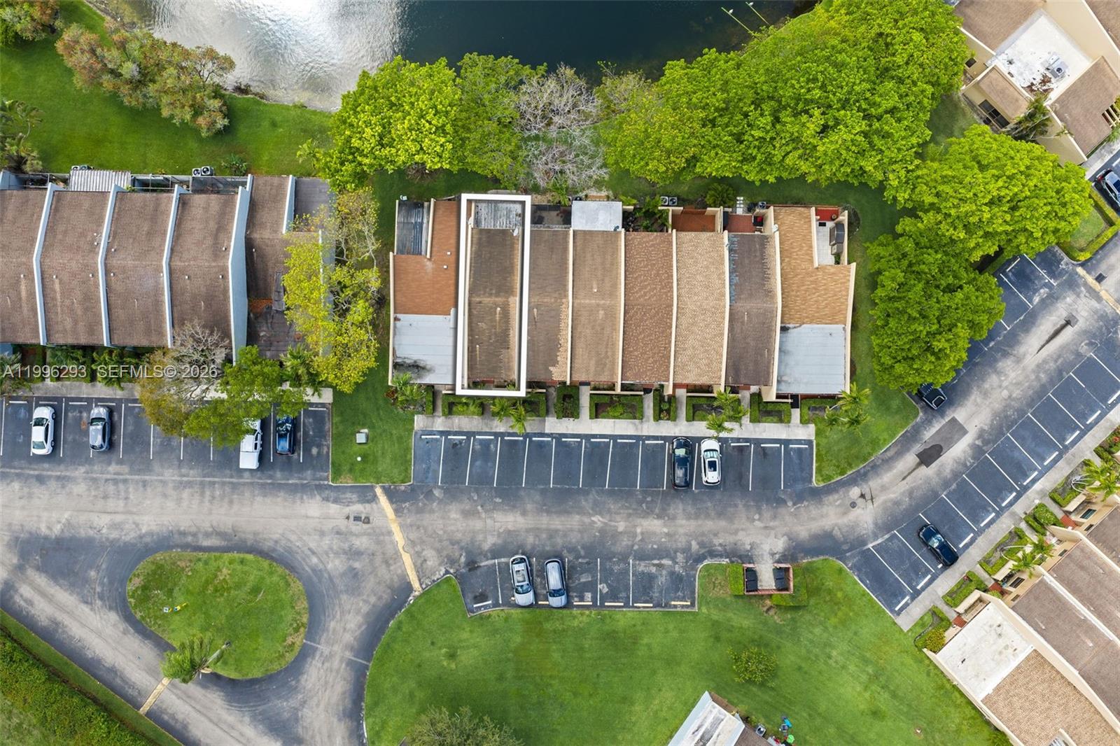 WESTVIEW CONDOMINIUM NO T - Residential Lease