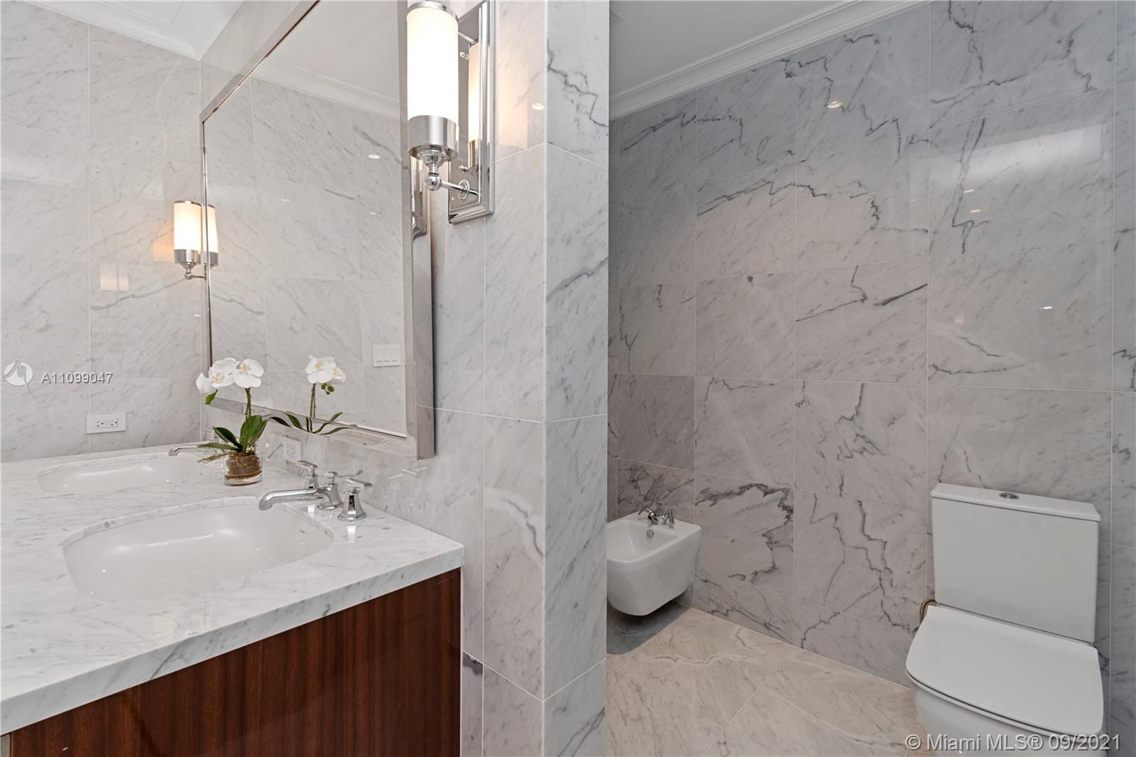 THE RITZ CARLTON RESIDENCE - Residential